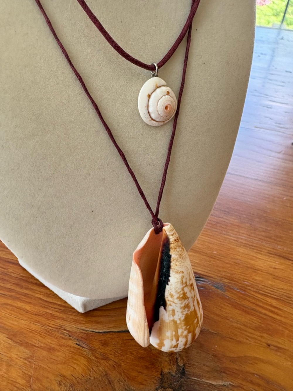 FREE PEOPLE Carolina Shell Layered Necklace New NWT maroon natural beach summer - Picture 8 of 11